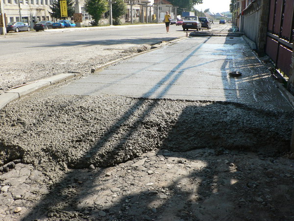 4 lucrai trotuar str. Armatei7.jpg